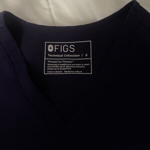 FIGS SCRUB TOP